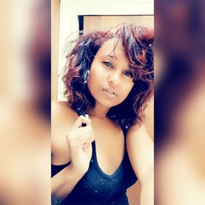 Meet your Posher, Joi